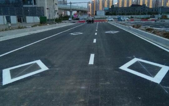 蘇州道路標(biāo)線刮涂過程中應(yīng)注意的幾個(gè)問題？
