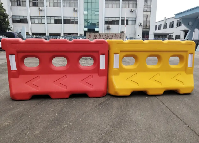 水馬應(yīng)該加多少水？ 一種常見的水貯存工具