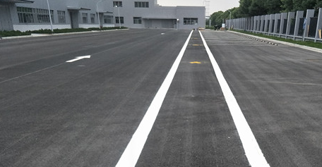 蘇州化工廠區(qū)道路劃線規(guī)范，筑就安全生產(chǎn)的第一道防線