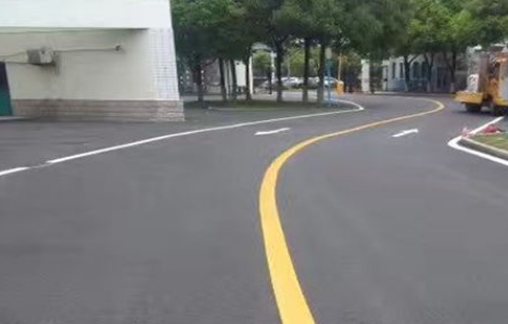 江蘇中穎定制廠區(qū)道路劃線，確保安全高效
